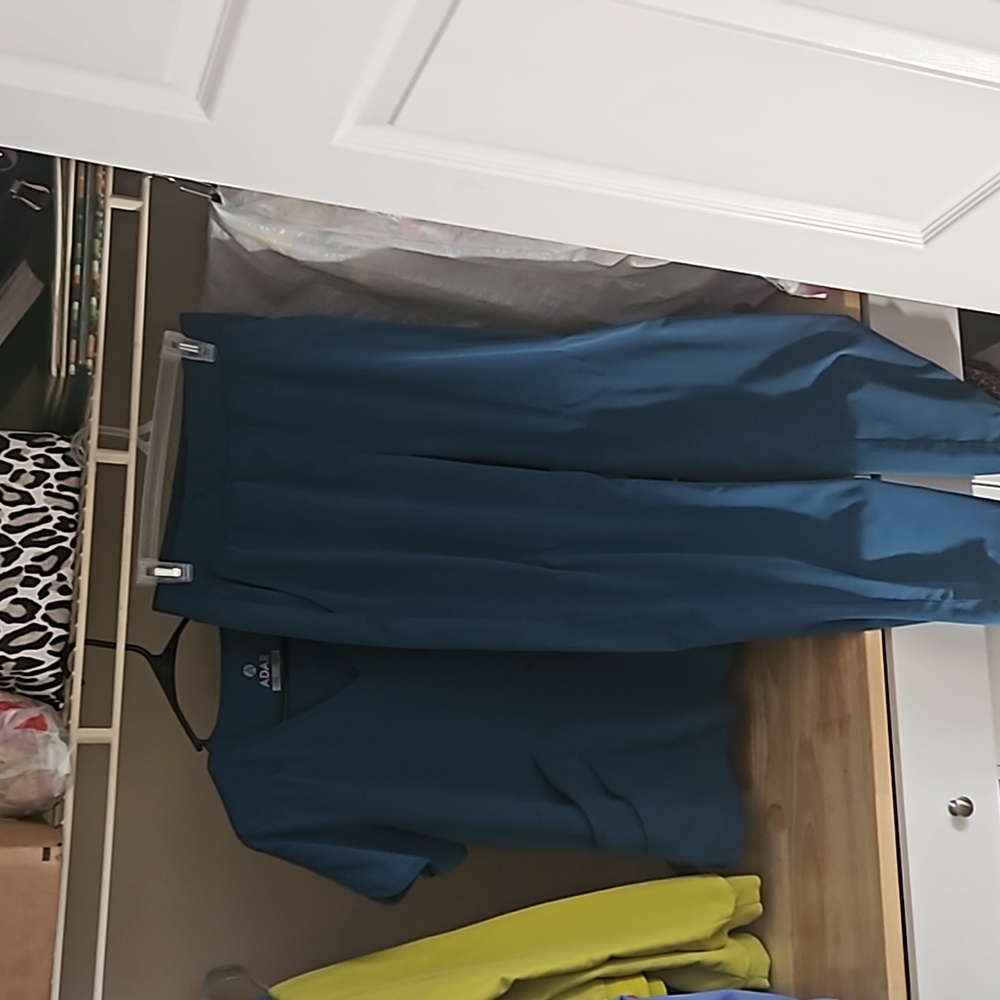 Adar Pro Scrub Set